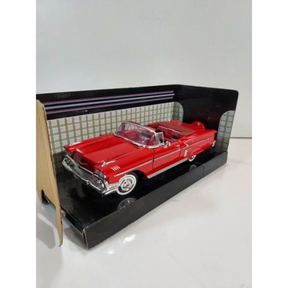 Motormax 1:24 Die Cast 1958 Chevrolet Impala Convertible Red